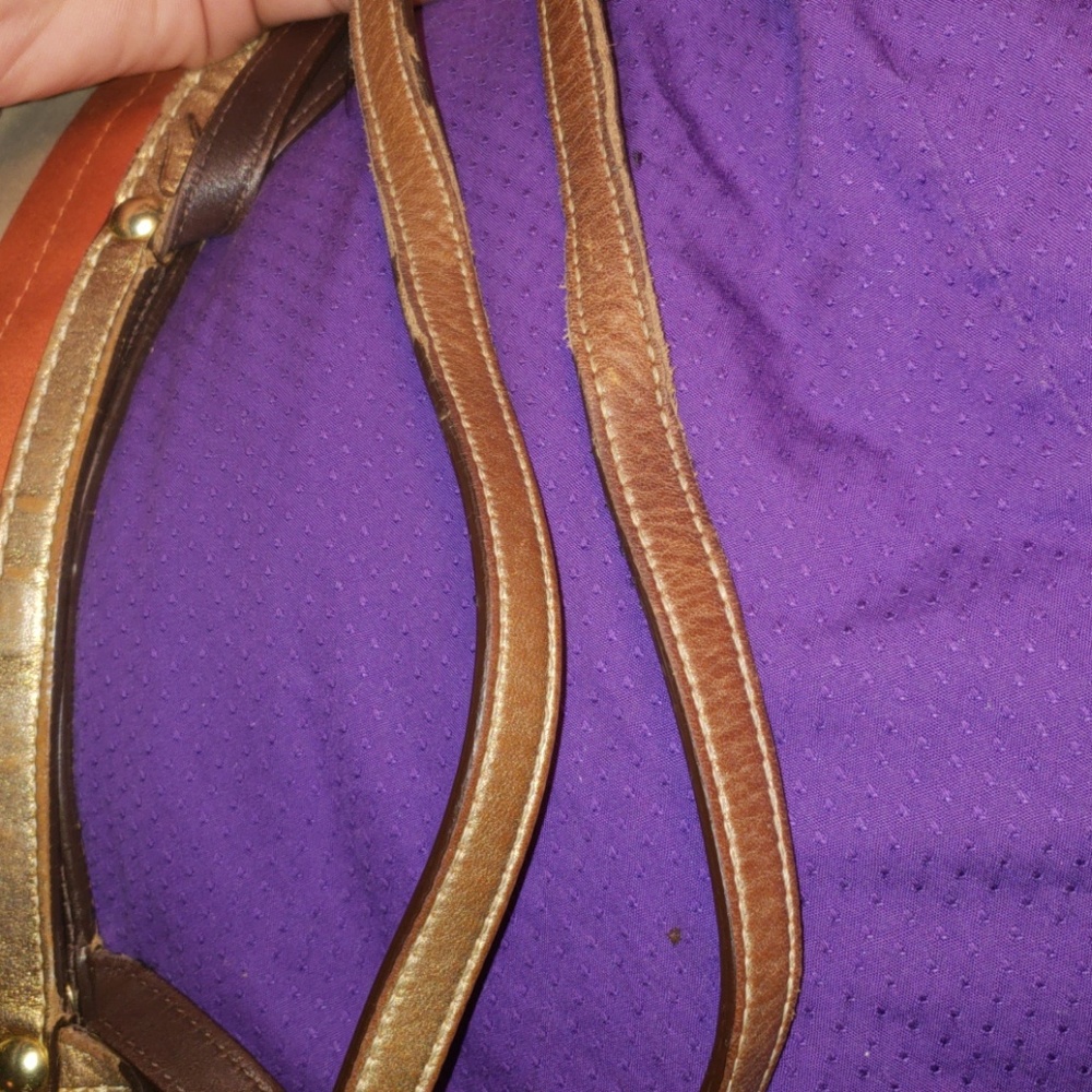 🎯Coach larger purse for sale only.Yes it is USED. - Picture 6 of 8